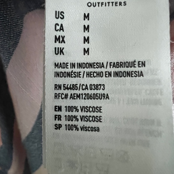 American Eagle Button Down Short Sleeved Striped Shirt Women’s M - Picture 4 of 4